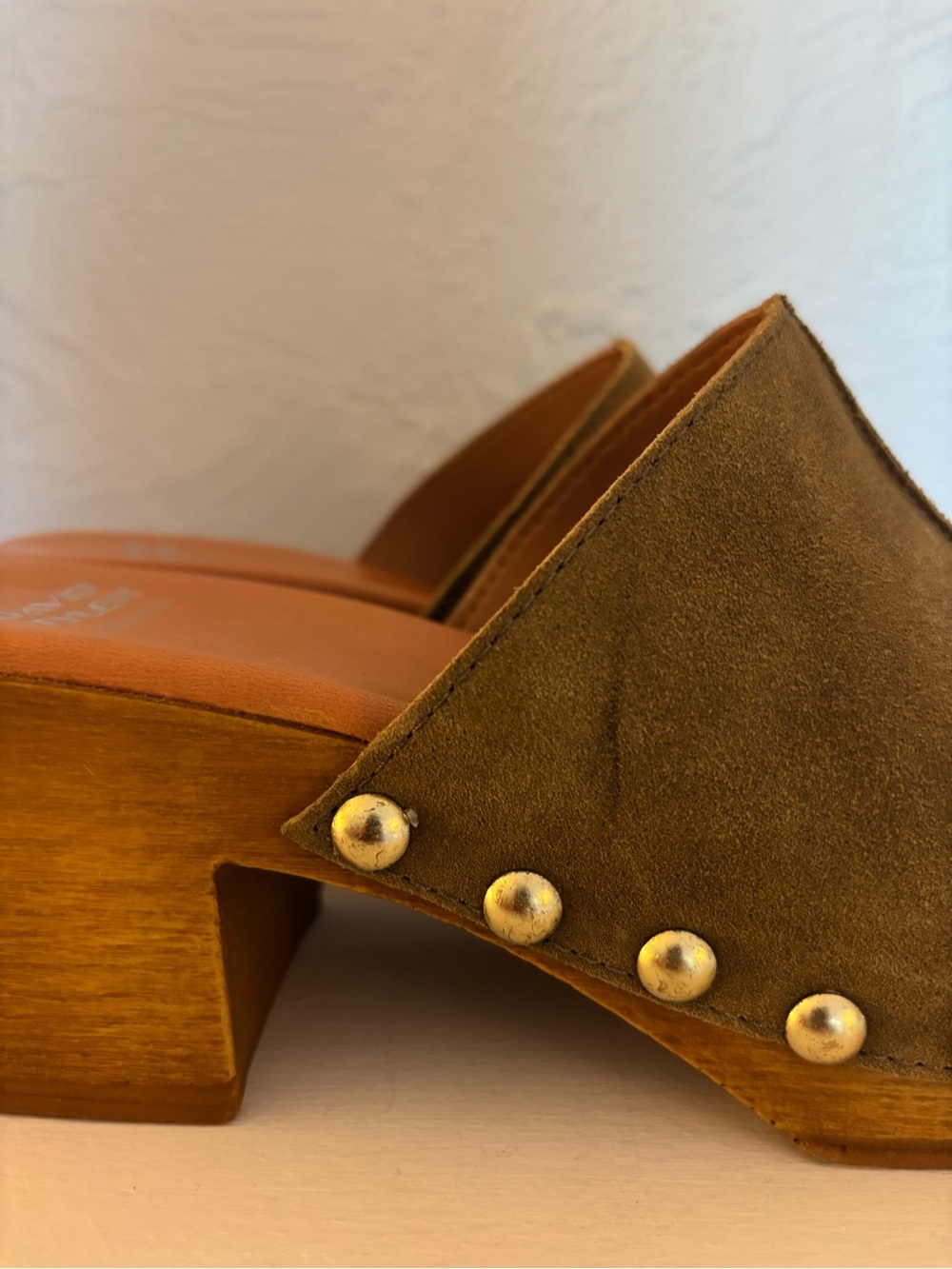 David Tyler Suede Studded Platform Mules in Olive Size 7 - Picture 3 of 8